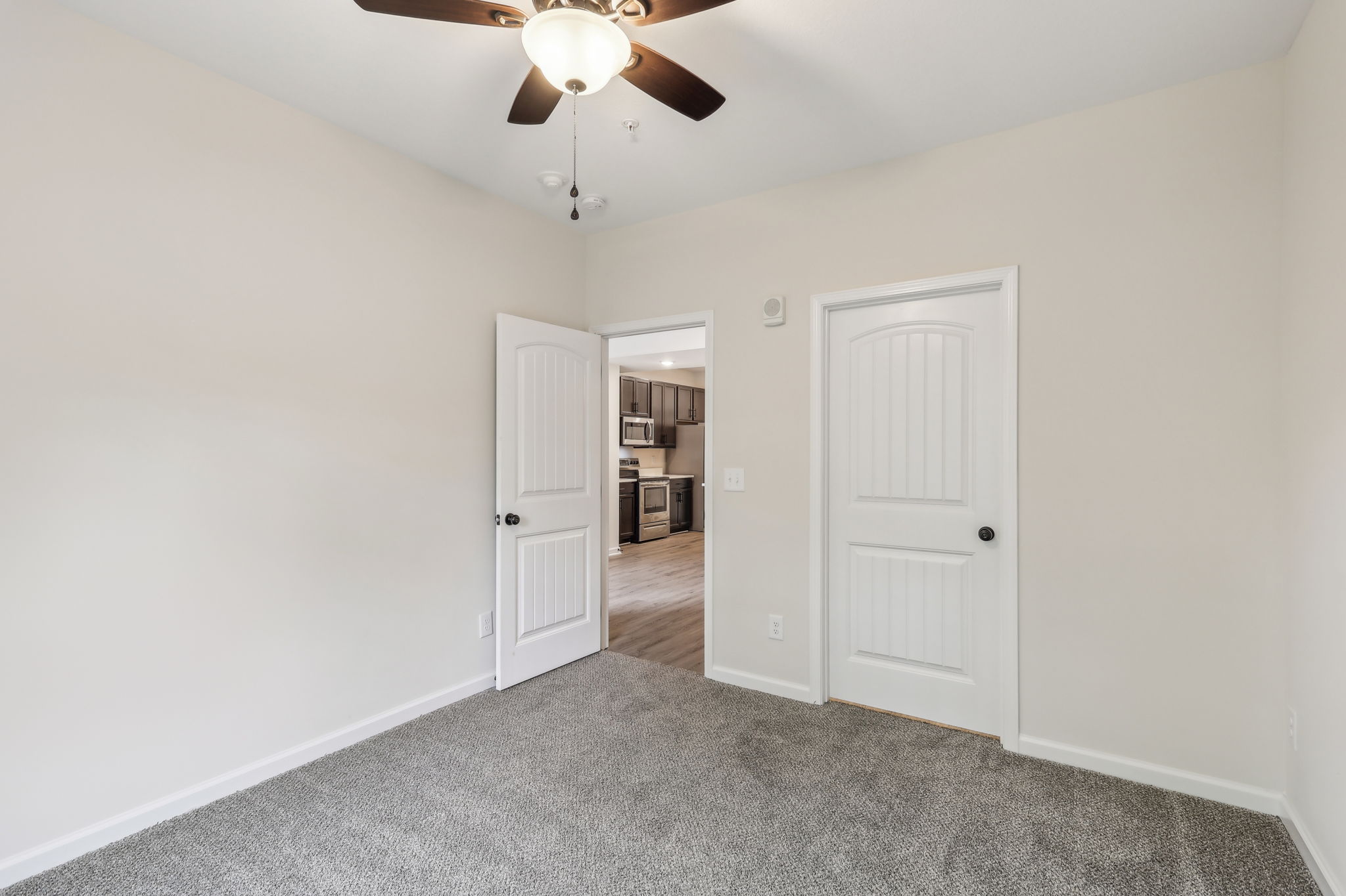 East Johnson Apartments Banner 3